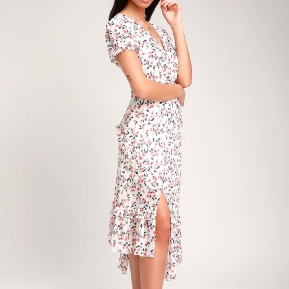 NWOT Lulus Petals & Poetry White Floral Midi Dress